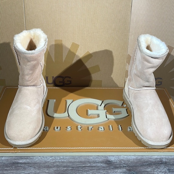 New Women's UGG Classic Short Sand Suede Winter Warm Boots